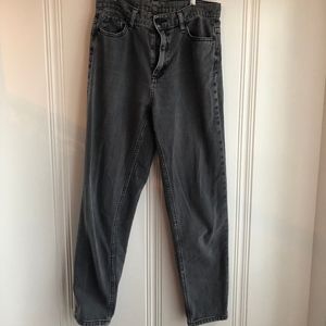 urban outfitters mom jeans